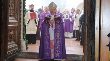 apertura-porta-santa-assisi-basilica1-678x381