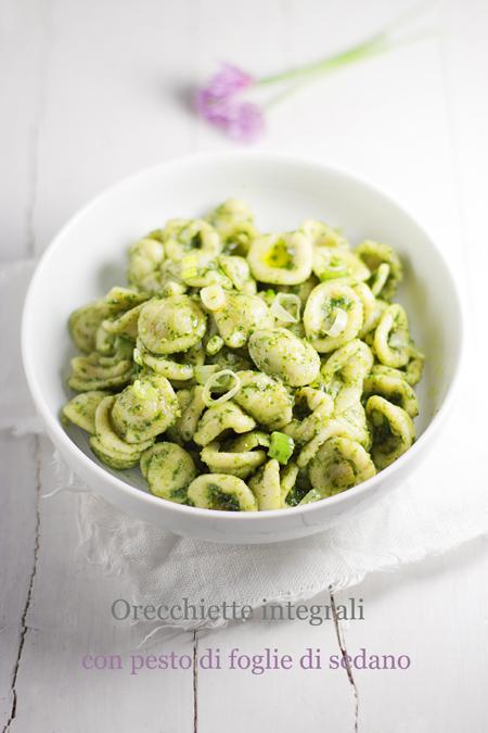 Orecchiette integrali al pesto di foglie di sedano