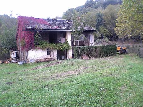 Rueglio (TO) 50000 mq di terreno con 3 fabbricati adibiti ad abitazione