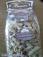 fusilloni integrali con favette fresche, julienne di melanzana e porcino grattugiato