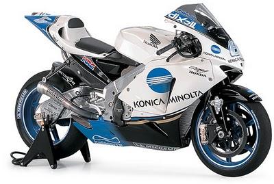 Honda RC 211V S.Nakano 2006 by Tamiya