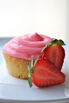 Muffin al lime con glassa alla fragola e...che pomeriggio!!