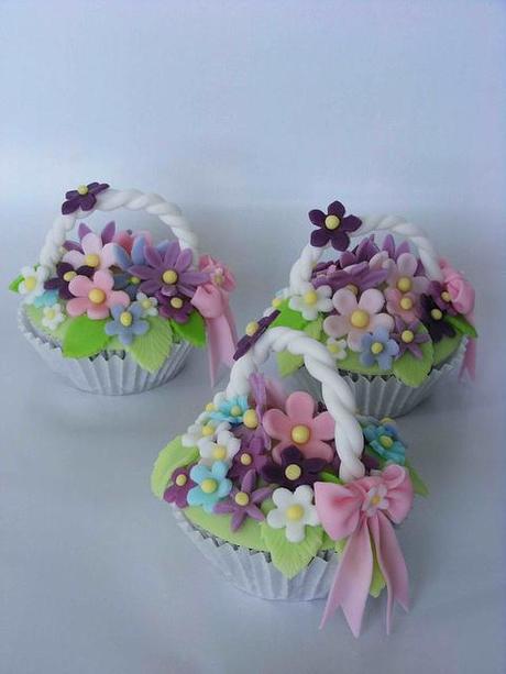 Flower basket cupcakes