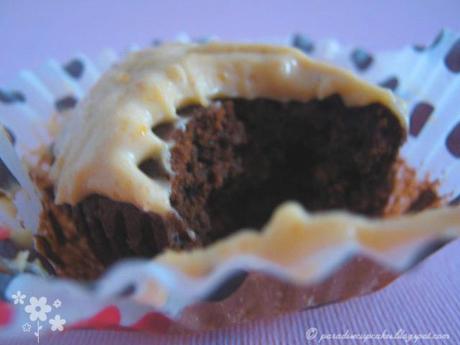 Chocolate Peanut Butter Cupcakes  per  festeggiare insieme tutte le Donne del mondo!