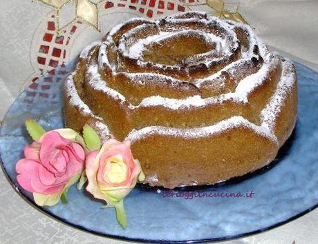 Rosa dolce di brioche integrale senza uova