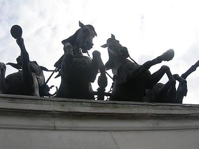 WELLINGTON ARCH