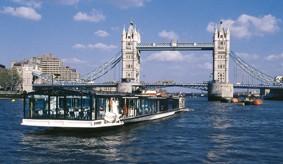 CITY CRUISES: IN GIRO SUL TAMIGI