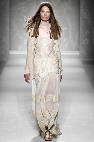 Fairytale: S/S 2011 Alberta Ferretti