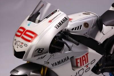 Yamaha YZR-M1 J.Lorenzo Estoril 2009 by Utage Factory House