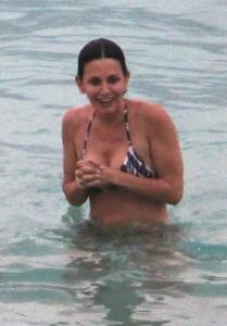 Courtney Cox, una suocera in bikini