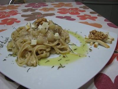 Linguine con patate scamorza e noci di Paolo