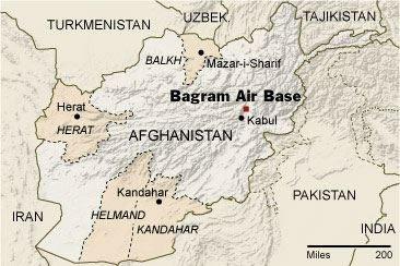 Attacco suicida alla base aerea afgana di Bagram