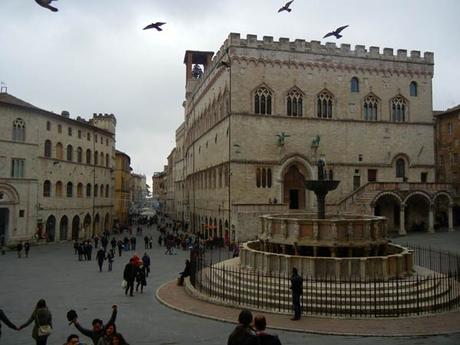 piazzaIVnovembre_Perugia_viaggiandovaldi