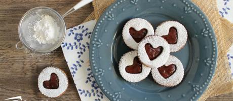 Linzer cookies alle noci e grano saraceno