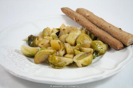 Cavoletti di Bruxelles con le mele / Brussels sprouts and apples