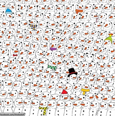 Trova il panda tra i pupazzi di neve