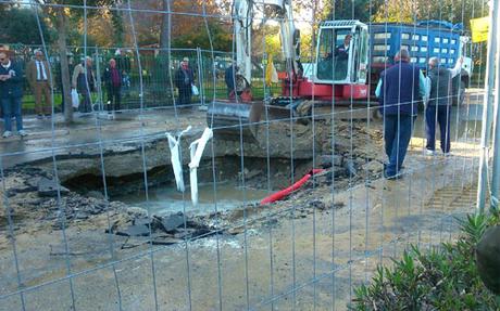 Crotone, nuova rottura alla rete idrica: Natale senz'acqua?