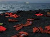 Migranti, altro naufragio Egeo: morti. Save Children: “Europa troppo poco”