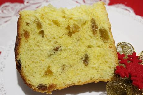 Panettone con margarina e uvetta gigante