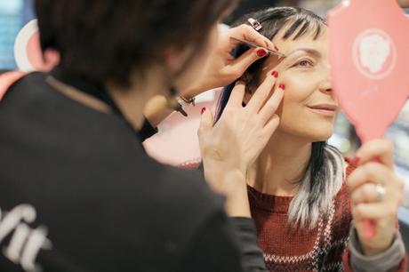 Benefit Brow Bar a Lucca, tintura sopracciglia, Sandra Bacci 