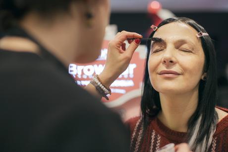 Benefit Brow Bar a Lucca, tintura sopracciglia, Sandra Bacci 