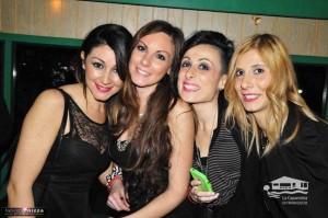 ragazze capodanno versilia