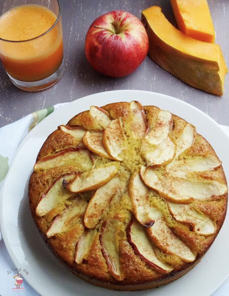 Torta di mele integrale con centrifugato di zucca, mele e cannella