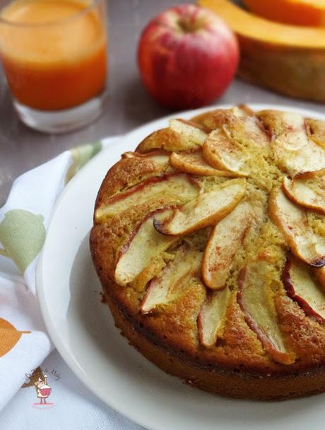 Torta di mele integrale con centrifugato di zucca, mele e cannella