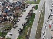 Gran Bretagna migliaia sfollati piogge record. Negli tornado alluvioni morti sono saliti