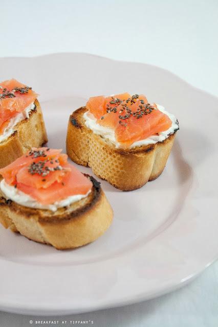 Crostini di salmone affumicato e Philadelphia / Smoked salmon crostini