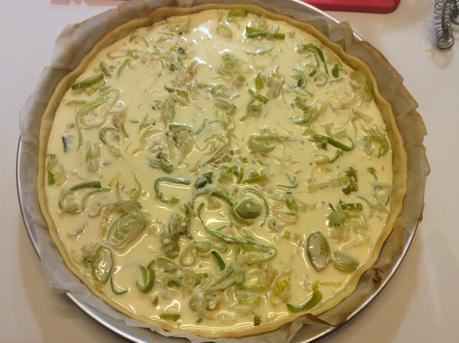 TORTA SALATA AGRUMATA CON PORRI E SALMONE