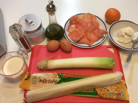 TORTA SALATA AGRUMATA CON PORRI E SALMONE