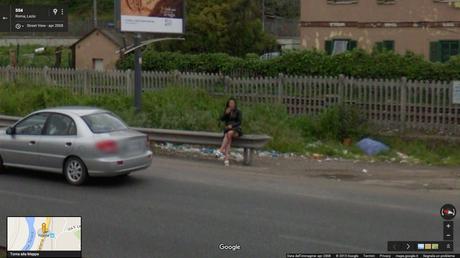 30 foto di riprovevole prostituzione alla luce del sole riprese dalla Google Car e visibili su Street View