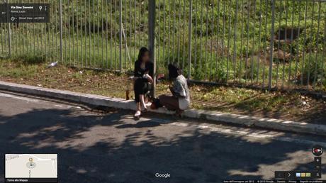 30 foto di riprovevole prostituzione alla luce del sole riprese dalla Google Car e visibili su Street View
