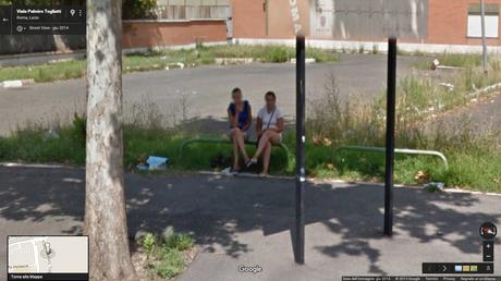 30 foto di riprovevole prostituzione alla luce del sole riprese dalla Google Car e visibili su Street View