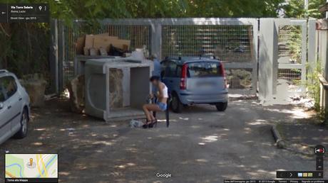 30 foto di riprovevole prostituzione alla luce del sole riprese dalla Google Car e visibili su Street View