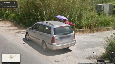 30 foto di riprovevole prostituzione alla luce del sole riprese dalla Google Car e visibili su Street View