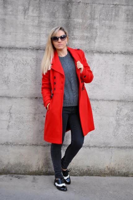 outfit cappotto rosso jeans neri skinny red coat skinny jeans black skinny jeans  outfit casual invernali outfit da giorno invernale outfit dicembre 2015 december outfit casual winter outfit mariafelicia magno fashion blogger colorblock by felym fashion blog italiani fashion blogger italiane blog di moda blogger italiane di moda fashion blogger bergamo fashion blogger milano fashion bloggers italy italian fashion bloggers influencer italiane italian influencer 