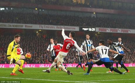 Arsenal-Newcastle 1-0: Koscielny regala la vetta solitaria ai ‘Gunners’