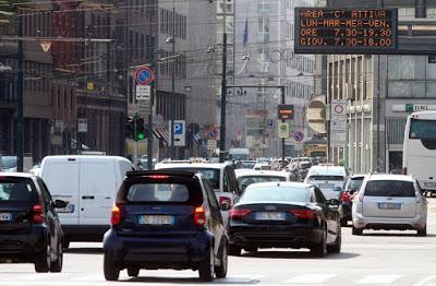 Smog, si torna a respirare. A Napoli revocata l’ordinanza. A Roma e Milano valori nella norma