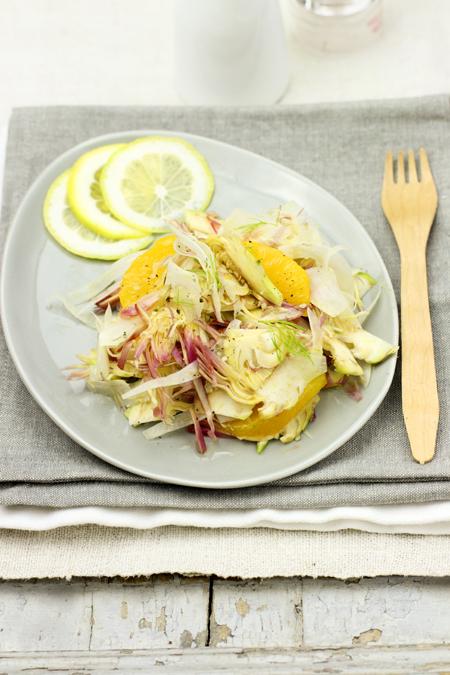 Insalata di carciofi, finocchi e arancia ai semi di canapa