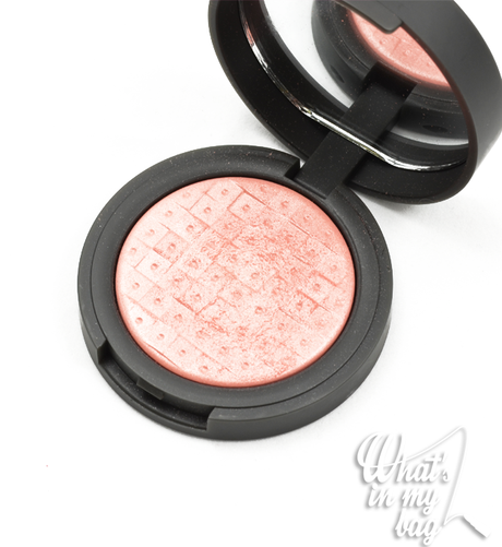 A close up on make up n°322: Madina, Prism Blush 01 e Prism Highlighter 01