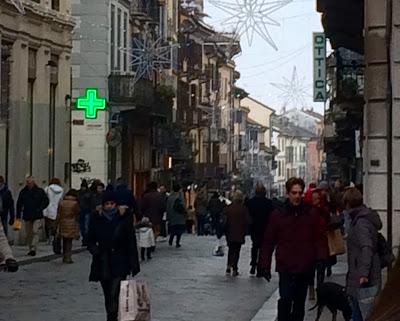 PAVIA. Operazione saldi al via tra attese e speranze.