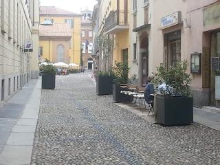 PAVIA. Un blocco auto pressoché inutile e restano invariati i problemi della viabilità.