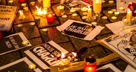 A un anno dalla strage di Charlie Hebdo, su Focus il primo attacco che ha sconvolto Parigi