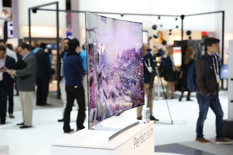 La TV più sottile al mondo è di Samsung