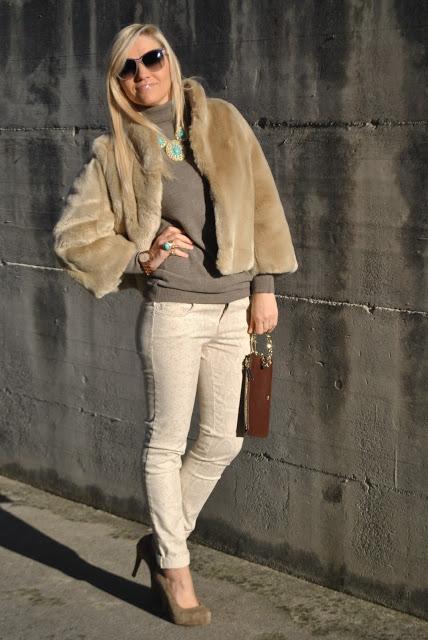 outfit pantaloni beige outfit jeans beige come abbinare il beige come abbinare i jeans beige come abbinare i pantaloni beige beige outfit how to combine beige how to match beige outfit casual invernali outfit da giorno invernale outfit gennaio 2016 january  outfit january 2016 outfits casual winter outfit mariafelicia magno fashion blogger colorblock by felym fashion blog italiani fashion blogger italiane blog di moda blogger italiane di moda fashion blogger bergamo fashion blogger milano fashion bloggers italy italian fashion bloggers influencer italiane italian influencer 