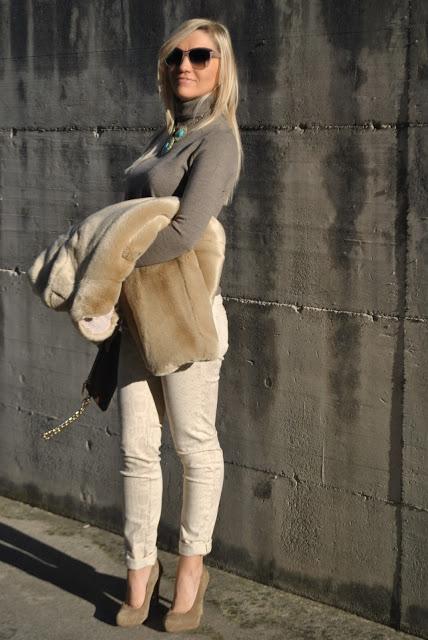 outfit maglione dolce vita marrone come abbinare il maglione dolce vita abbinamenti maglione dolce vita turtleneck sweater how to wear turtleneck sweater how to combine turtleneck sweater how to match turtleneck sweater brown turtleneck sweater outfit casual invernali outfit da giorno invernale outfit gennaio 2016 january  outfit january 2016 outfits casual winter outfit mariafelicia magno fashion blogger colorblock by felym fashion blog italiani fashion blogger italiane blog di moda blogger italiane di moda fashion blogger bergamo fashion blogger milano fashion bloggers italy italian fashion bloggers influencer italiane italian influencer 