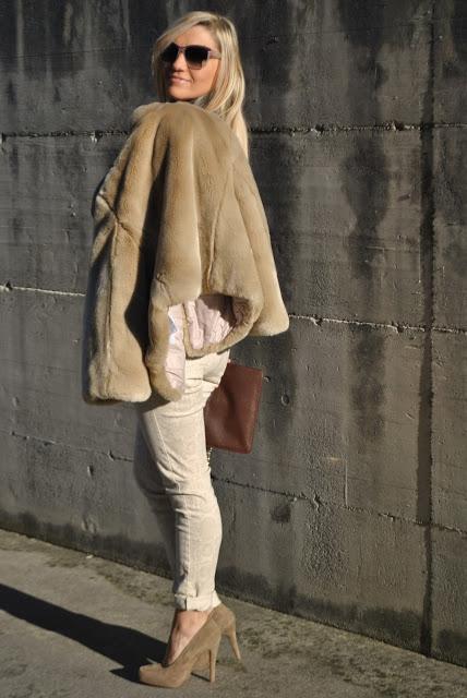 outfit jeans e tacchi come abbinare jeans e tacchi abbinamenti jeans e tacchi how to wear jeans and heels how to combine jeans and heels jeans and heels how to match jeans and heels blonde girl blonde hair blondie outfit casual invernali outfit da giorno invernale outfit gennaio 2016 january  outfit january 2016 outfits casual winter outfit mariafelicia magno fashion blogger colorblock by felym fashion blog italiani fashion blogger italiane blog di moda blogger italiane di moda fashion blogger bergamo fashion blogger milano fashion bloggers italy italian fashion bloggers influencer italiane italian influencer 