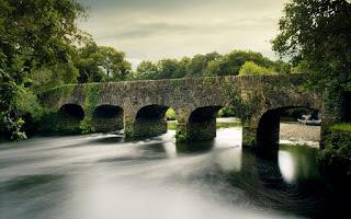 Il ponte sul fiume Tixati.